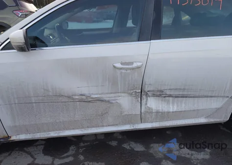 2013 Volkswagen Passat 2.5L Se z USA, uszkodzony, nr VIN 1VWBH7A33DC042618